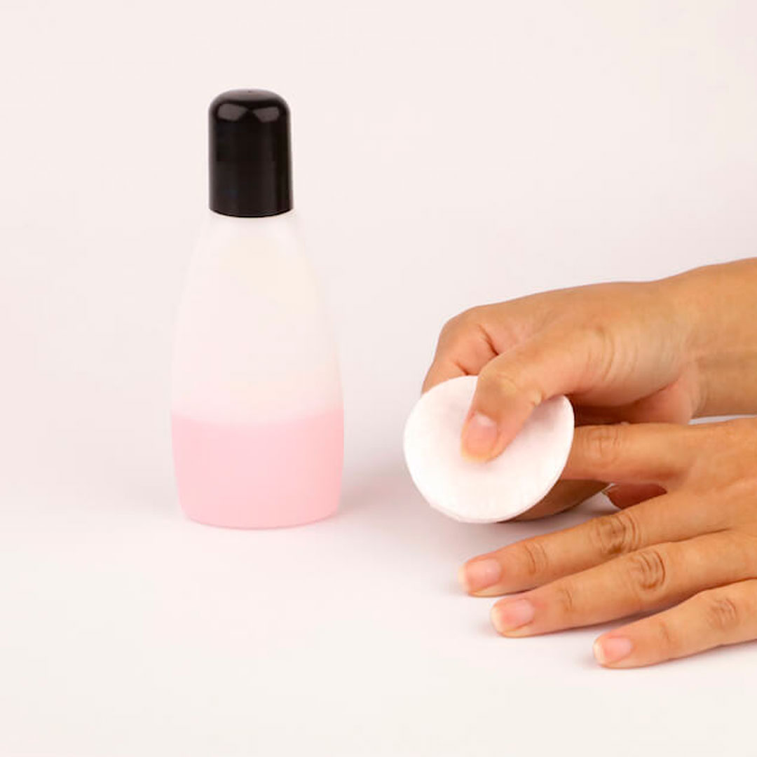 Nail Polish Remover available in online  pharmacy qatar, doha 